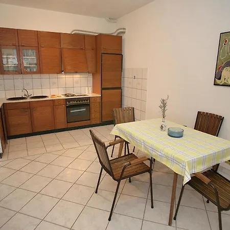House Peri דירה *