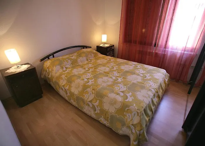 House Peri 特罗吉尔